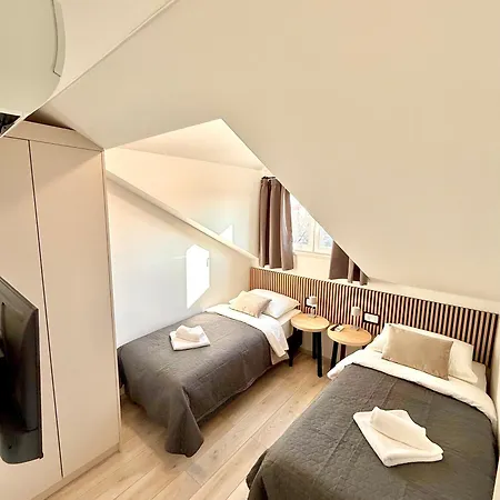 Cloud9 Apartments&rooms Mocici